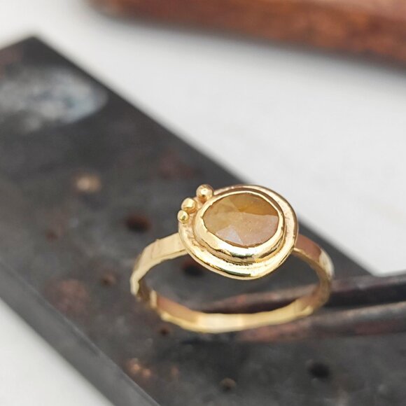 Sapphire ring. 14K yellow gold unique design ring with Yellow Sapphire stone. - Picture 1 of 9